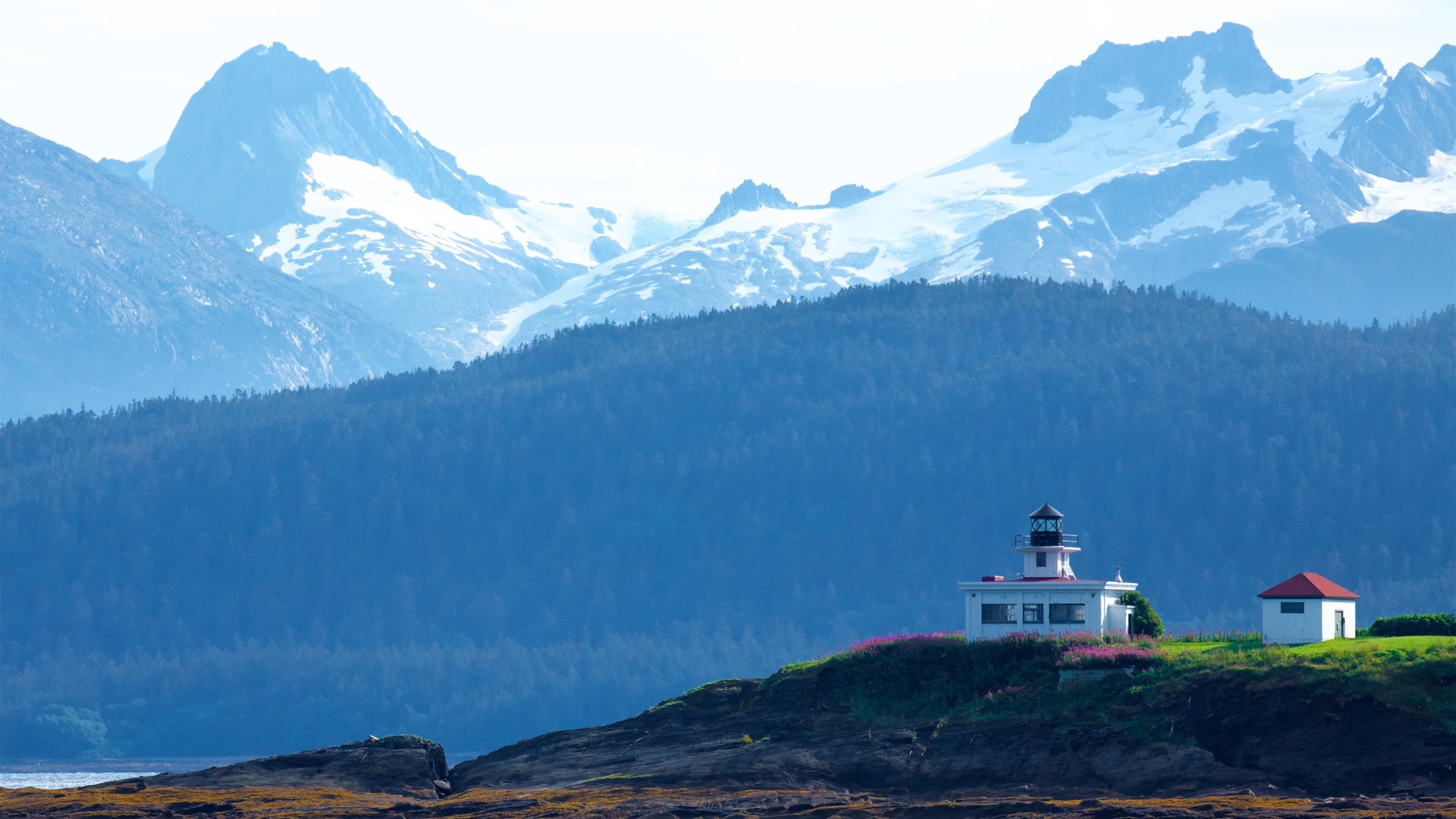 朱諾 其中包括 山岳, 燈塔 和 雪