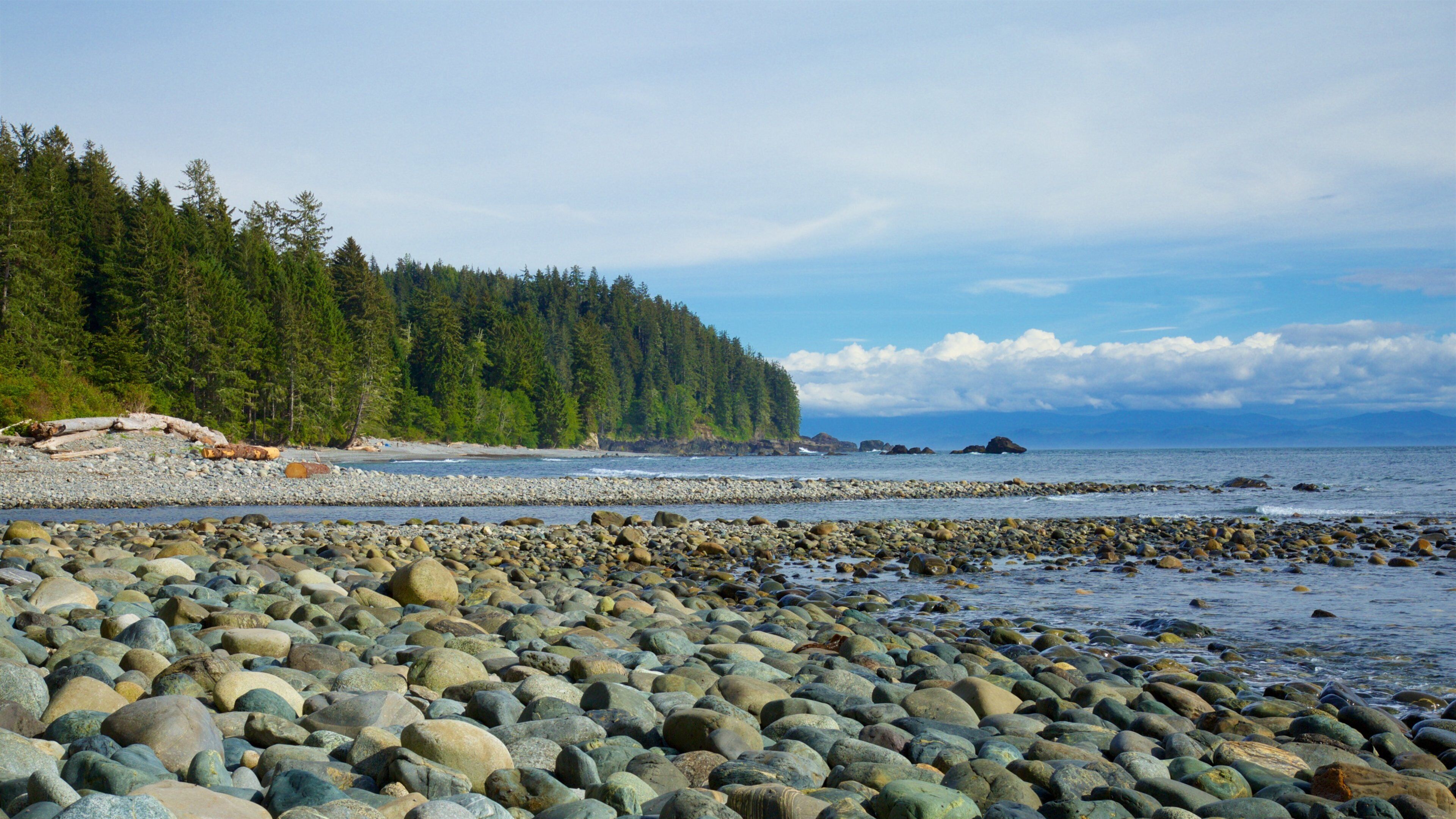 Victoria qui includes plage de galets et vues littorales
