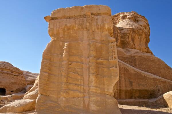 ワディ ムーサ どの含み 渓谷あるいは峡谷