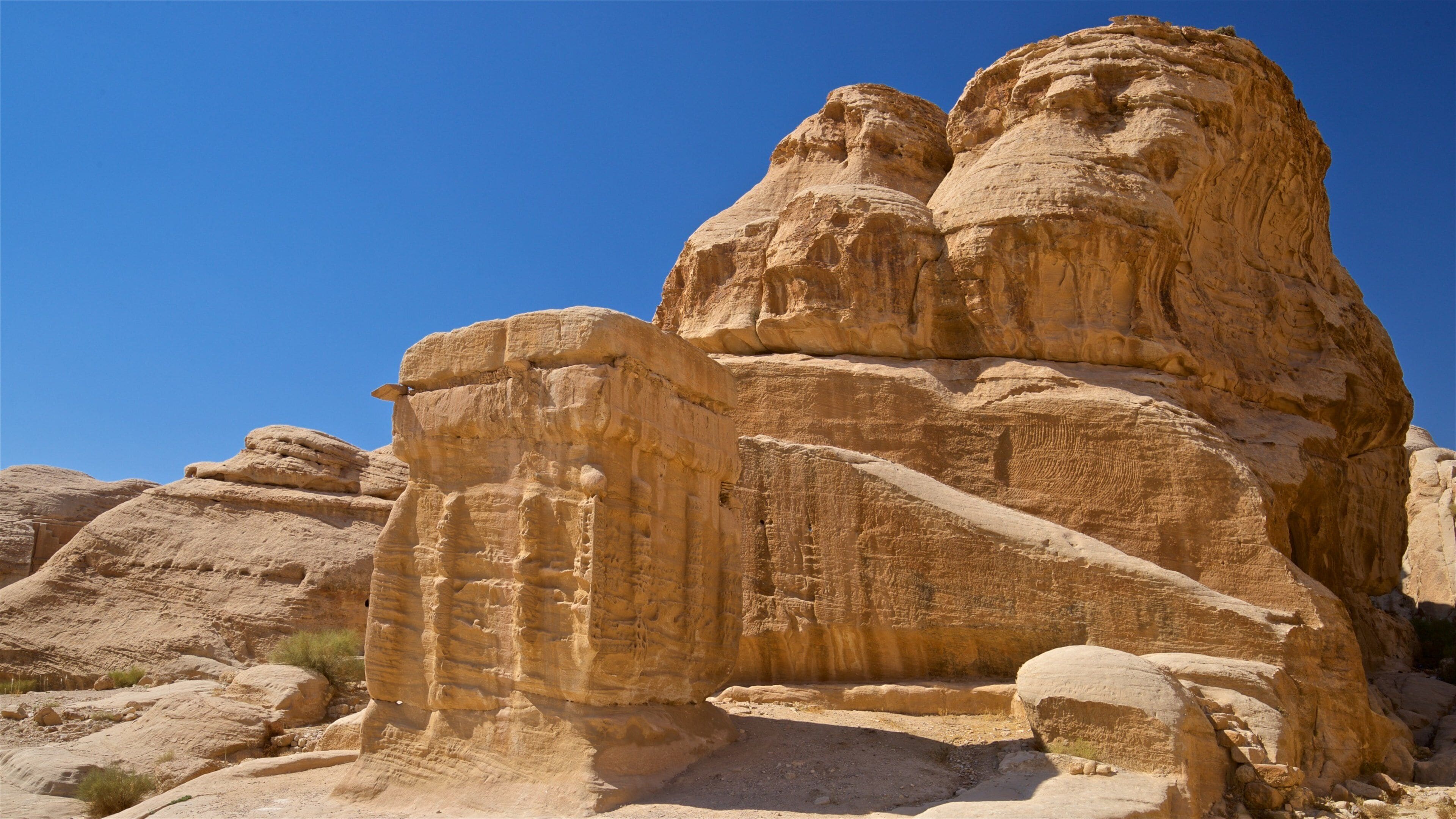 Djinn Blocks showing a gorge or canyon and a ruin
