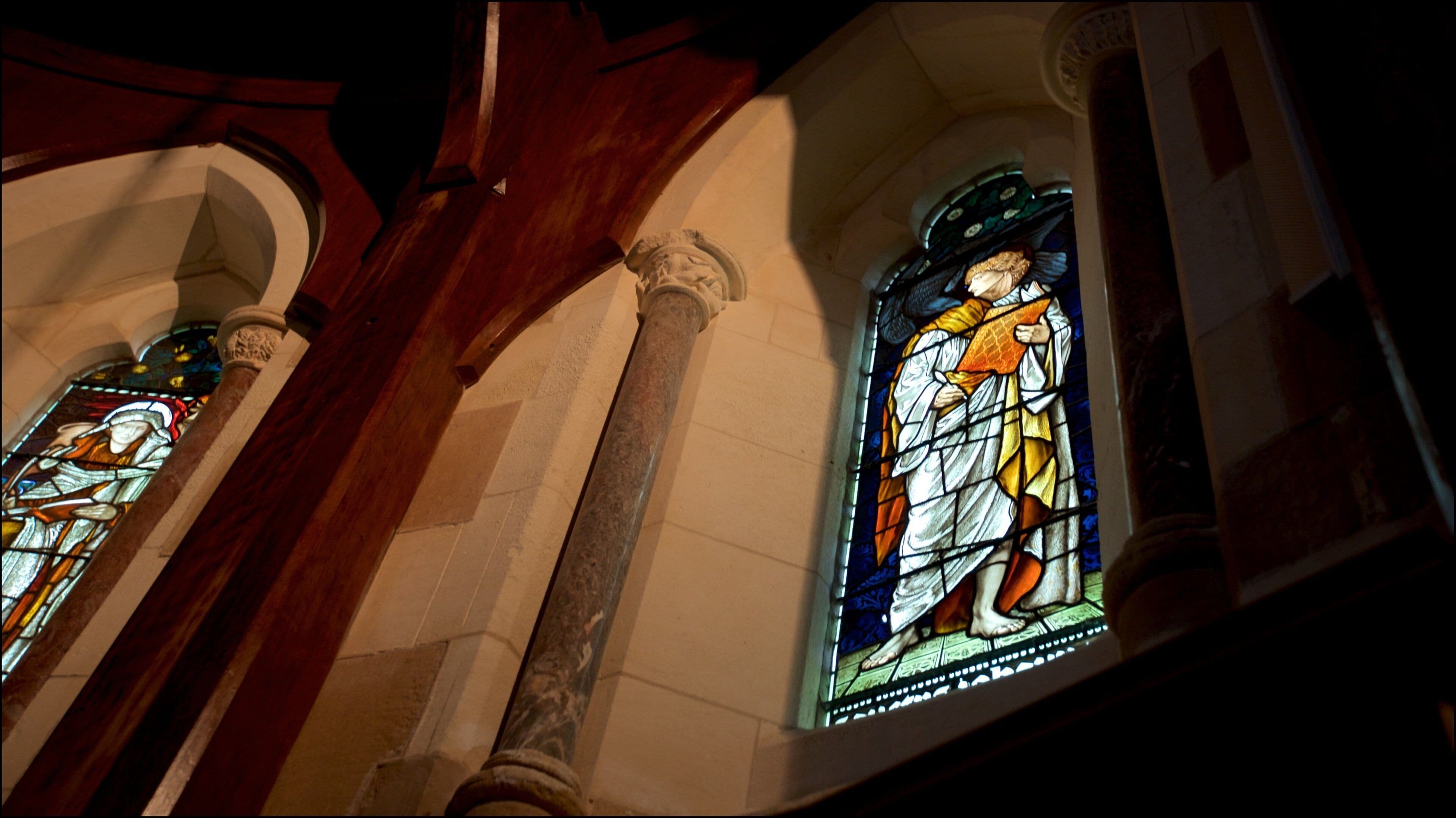 노퍽 섬 을 보여주는 실내 전경, 종교적 요소 과 교회 또는 성당