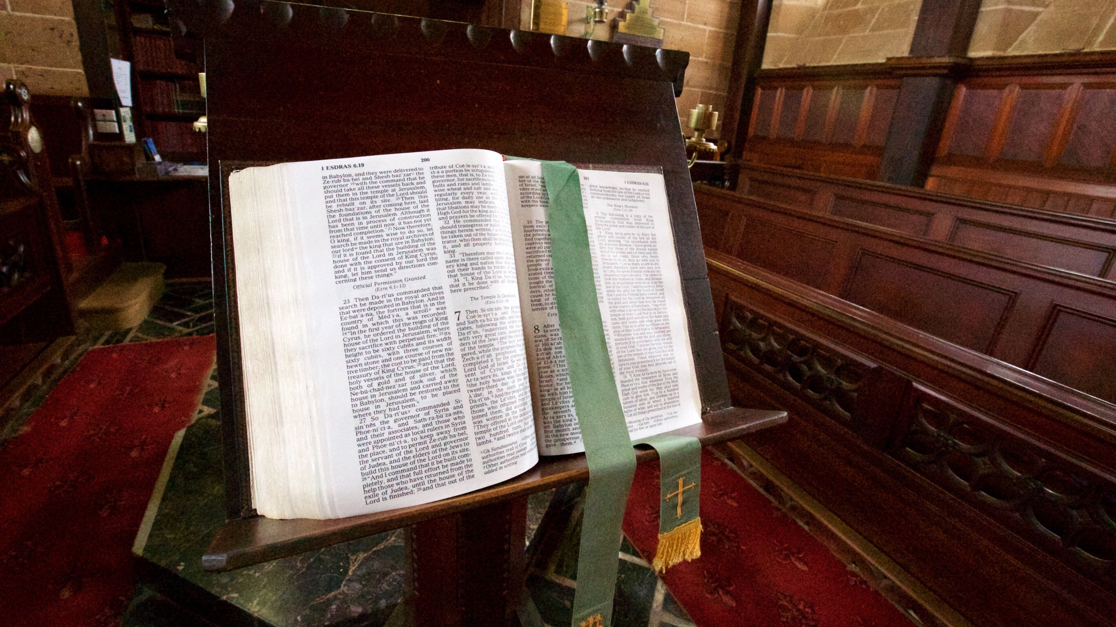 Norfolk Island showing religious elements, interior views and a church or cathedral