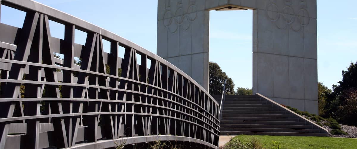 Champaign featuring modern architecture and a monument