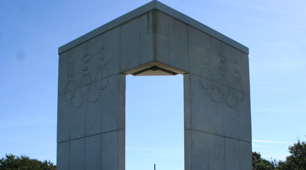 Champaign som viser monument