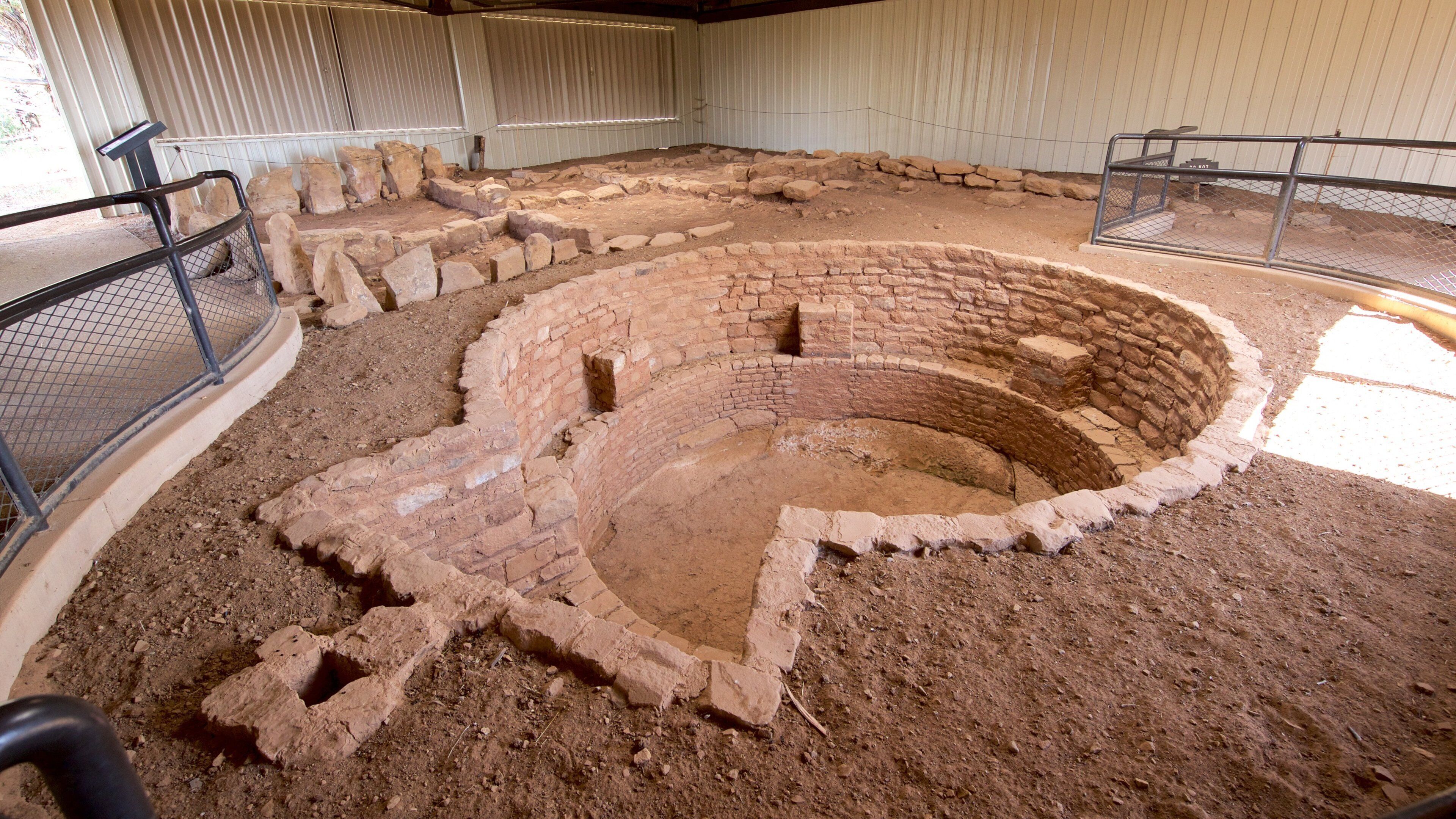 Mesa Verde nationalpark som visar en ruin, interiörer och historiska element