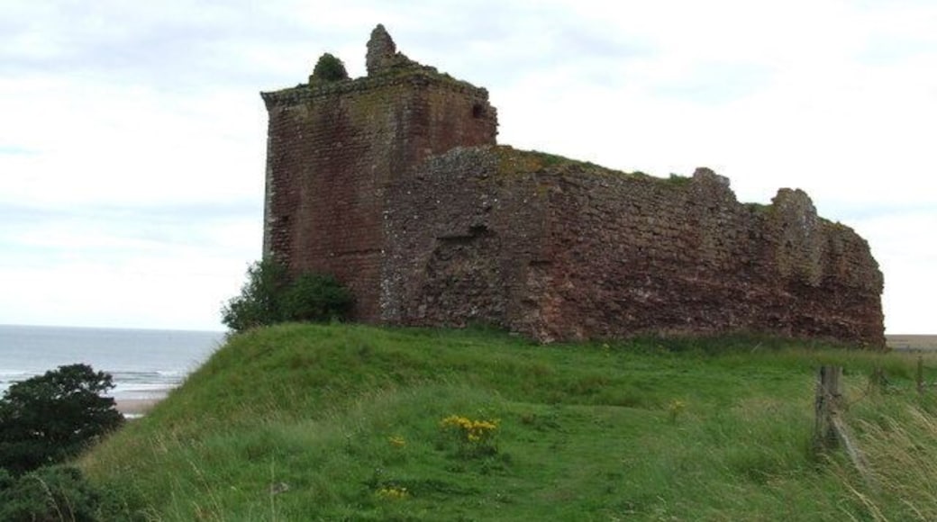 Red Castle, Lunan Bay The view from the top of the path. Enciente (ref 11273) and Keep (ref 11274) are both Category A listed buildings.
