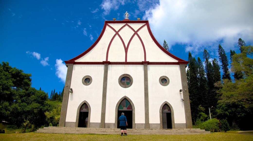 Ile des Pins qui includes église ou cathédrale