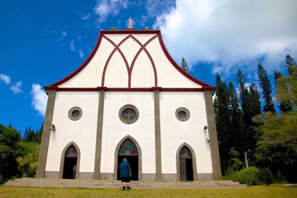 Isle of Pines showing a church or cathedral