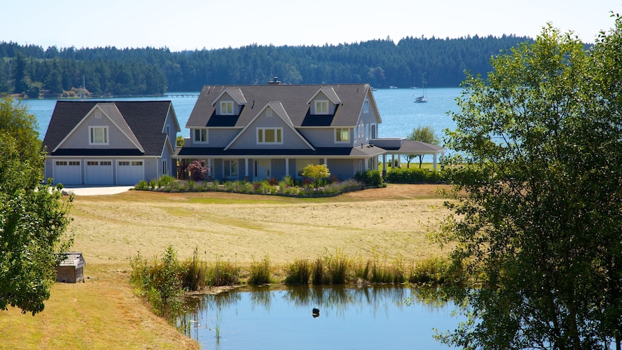 Wescott Bay which includes a small town or village and a lake or waterhole