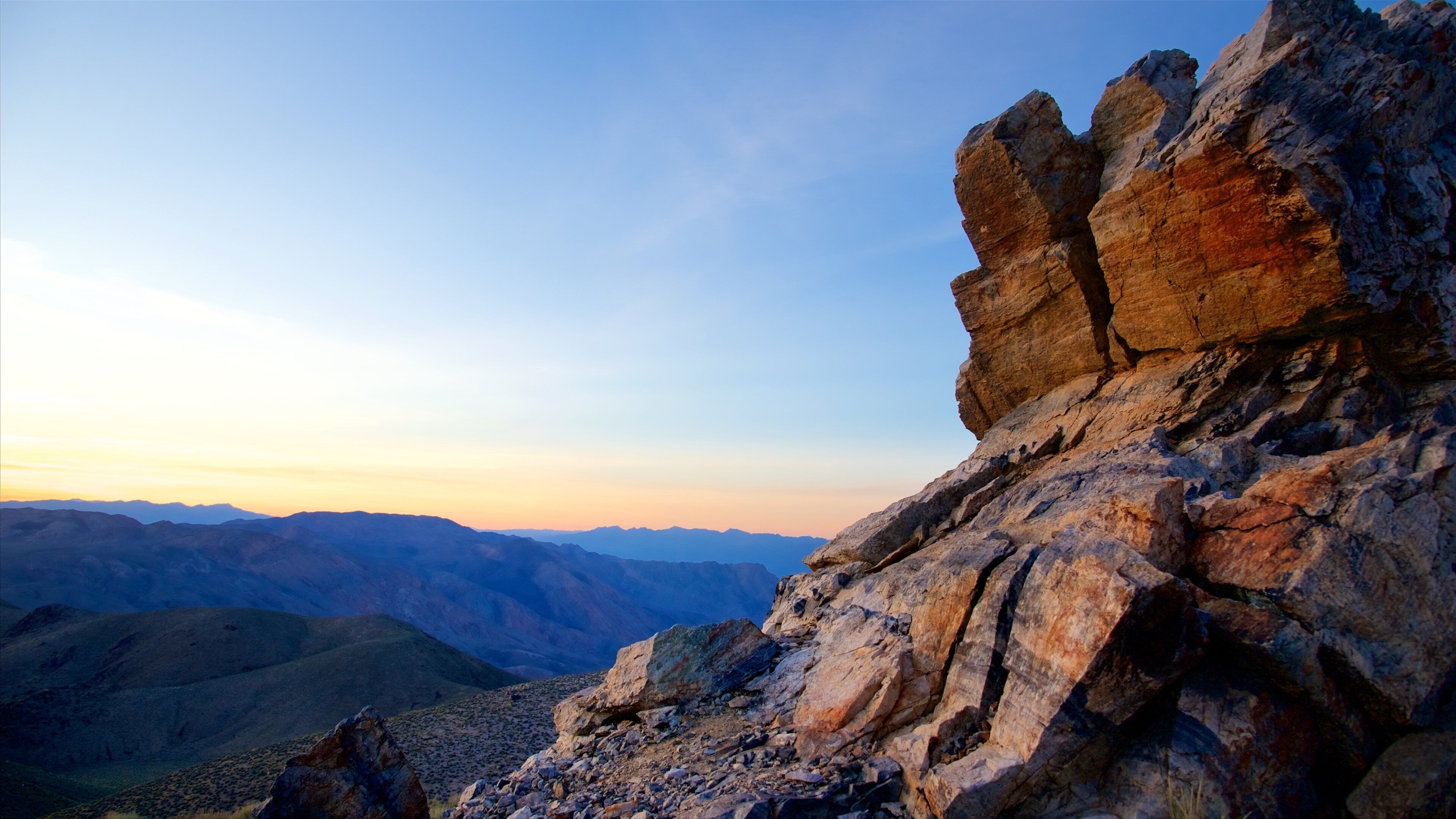 Death Valley showing a sunset and tranquil scenes