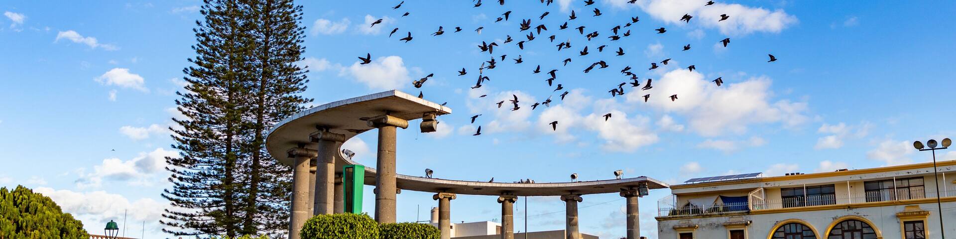 Día soleado en la Plaza de Armas de Tepic, Nayarit, durante Semana Santa.