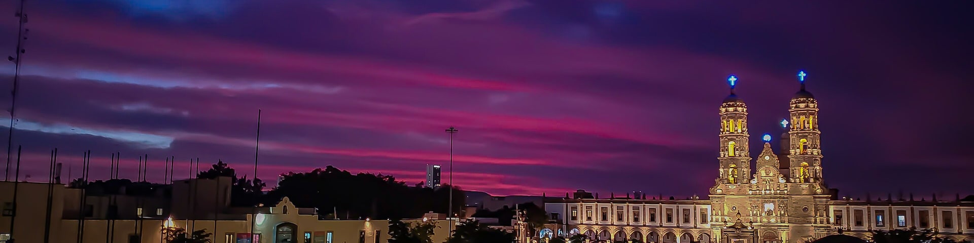 Atardecer templo Basilica de Zapopan Jalisco Mexico