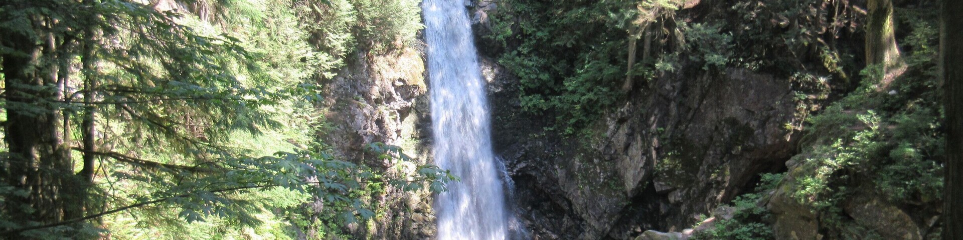 There were even brave people swimming in there