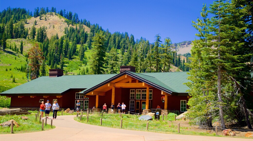 Kohm Yah-mah-nee Visitor Center