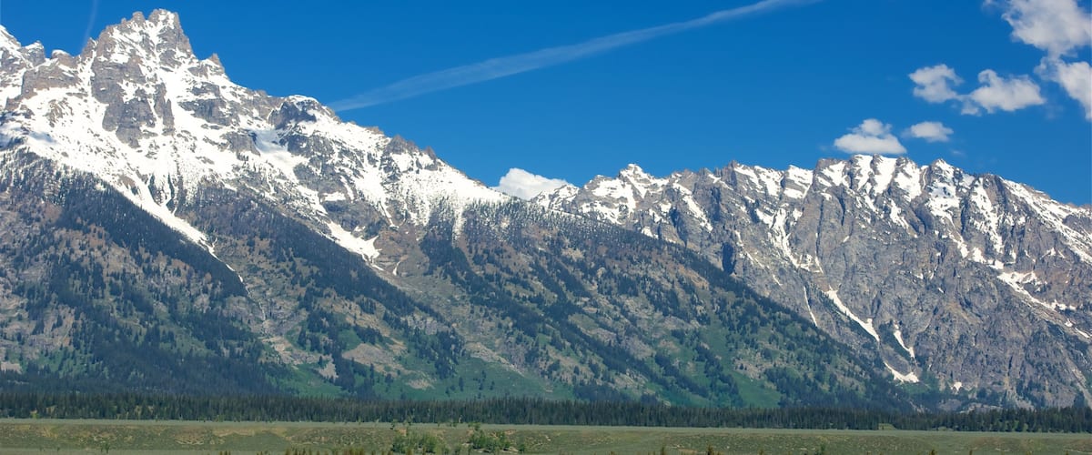 Grand Teton National Park showing mountains, tranquil scenes and landscape views