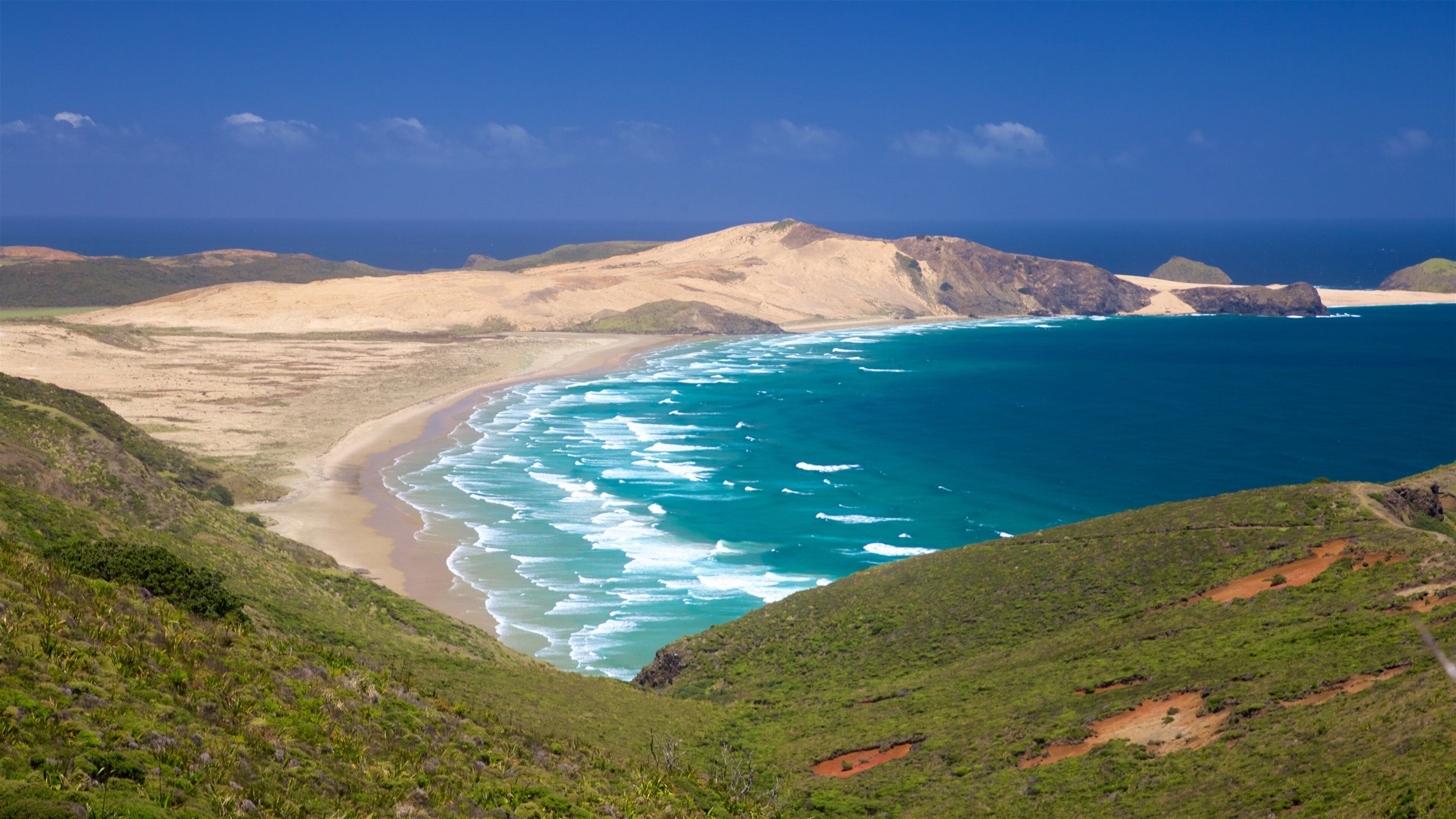 Cape Reinga featuring tranquil scenes, general coastal views and a sandy beach