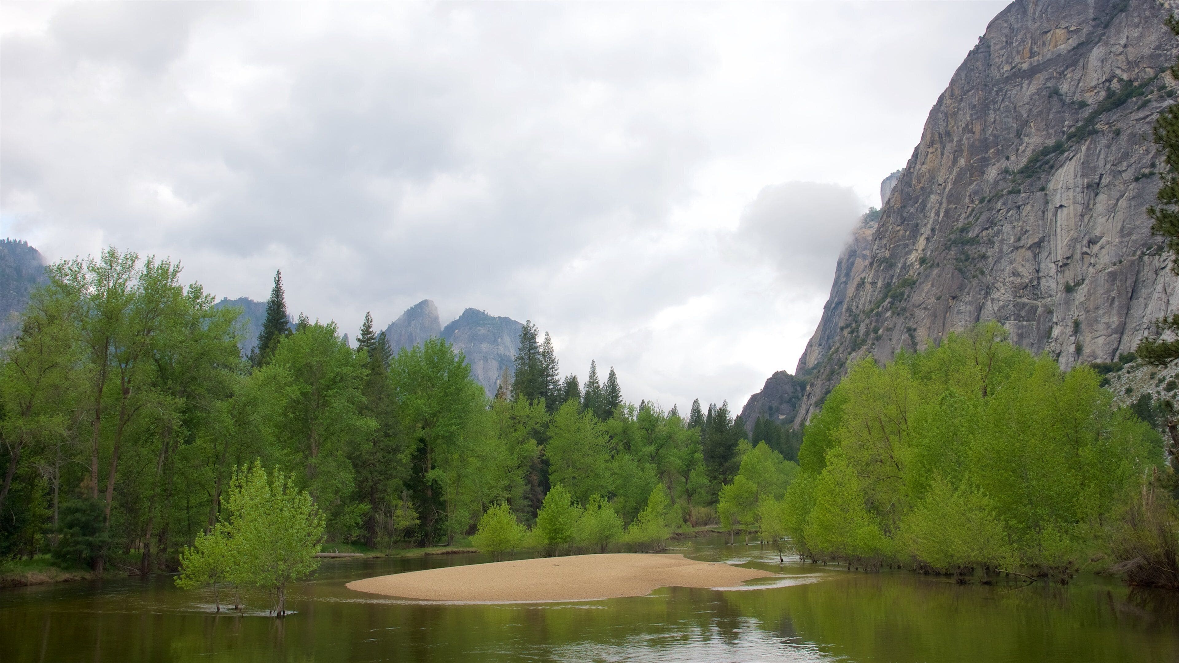 Swinging Bridge Picnic Area showing a lake or waterhole and mountains