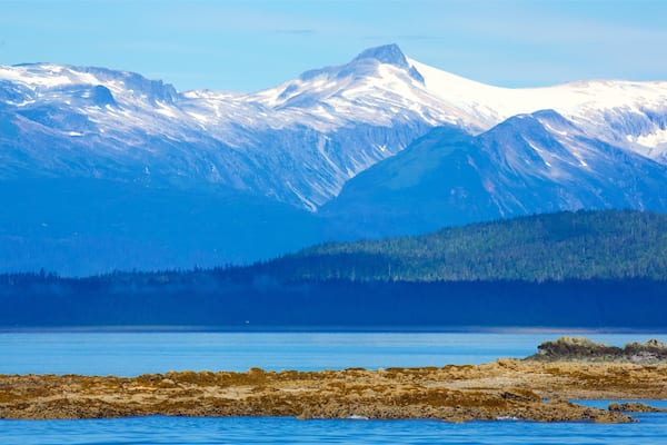 Juneau das einen Bucht oder Hafen, Berge und Landschaften