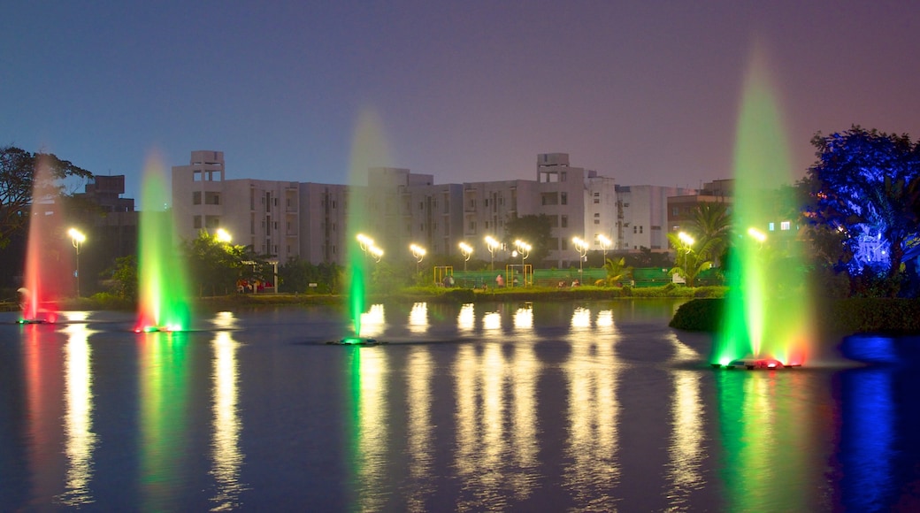 Calcutta bevat een fontein, een stad en een meer of poel