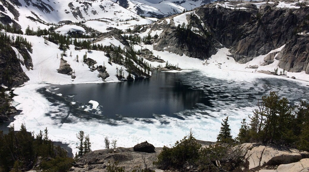 Glacial lake at a summit in the Enchantments