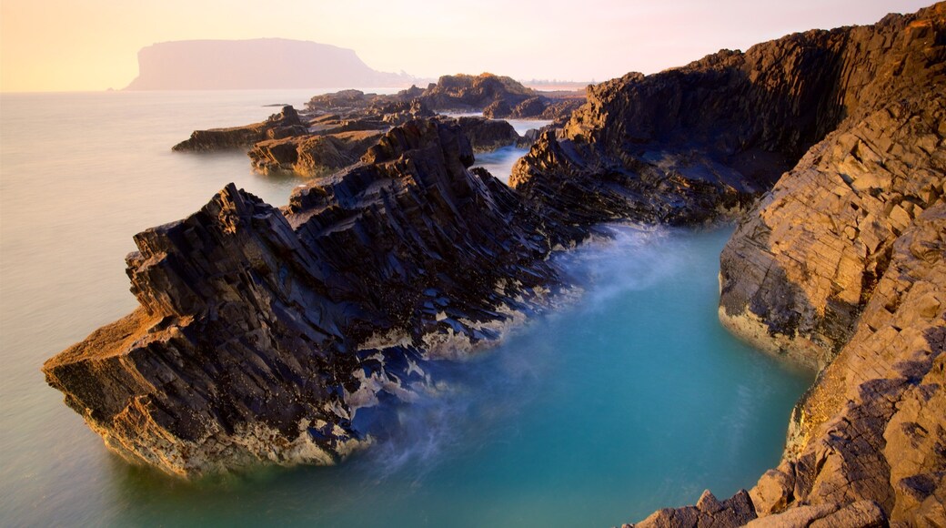 스탠리 을 특징 울퉁불퉁한 해안선, 항구 또는 항만 과 일몰