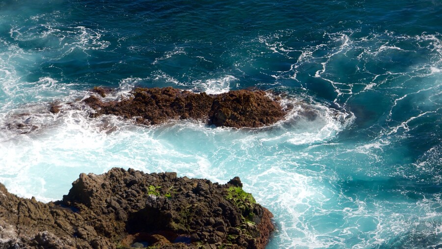 Channel Islands National Park que incluye costa rocosa y vistas generales de la costa
