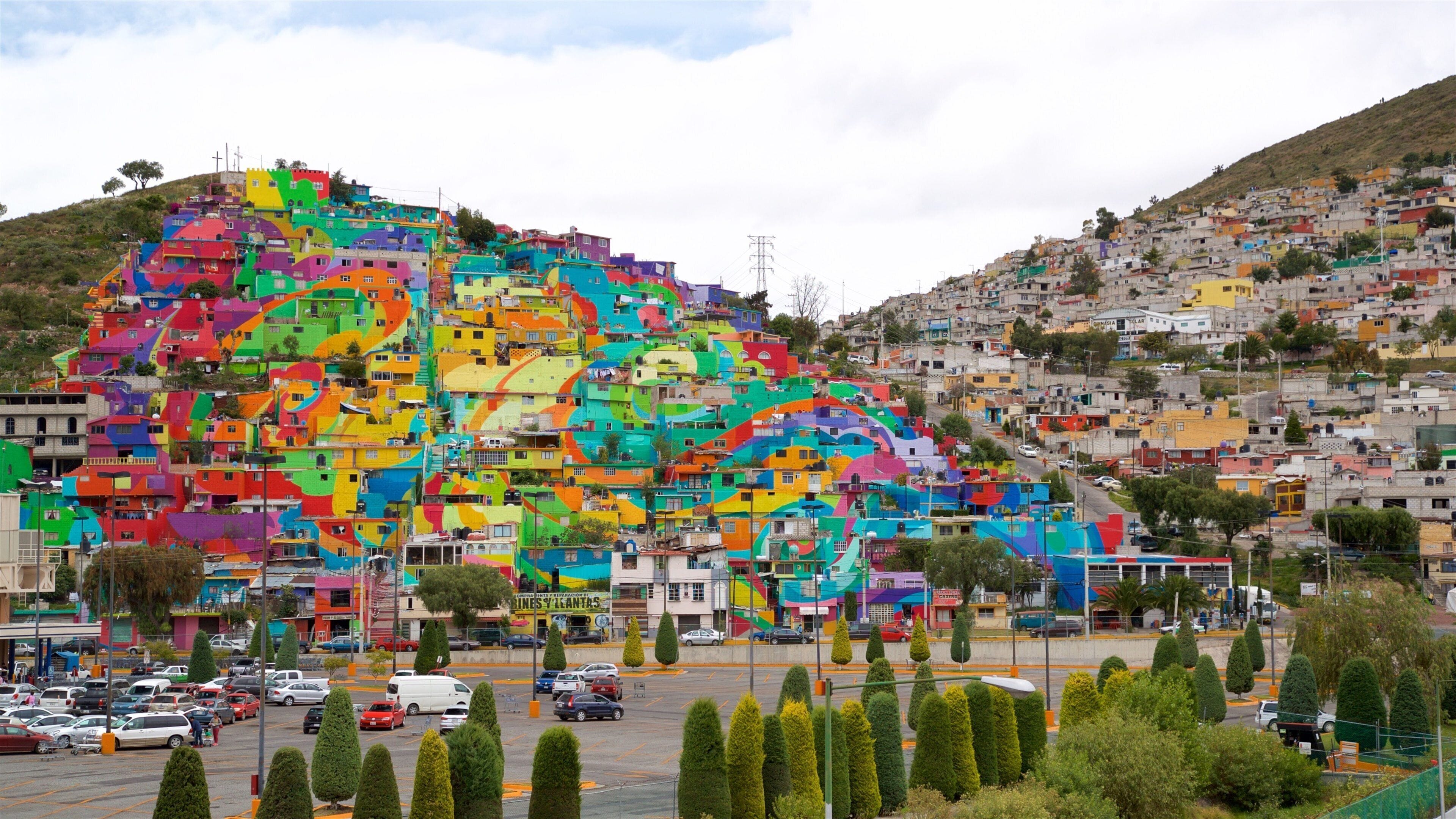 Las Palmitas showing landscape views, outdoor art and a small town or village