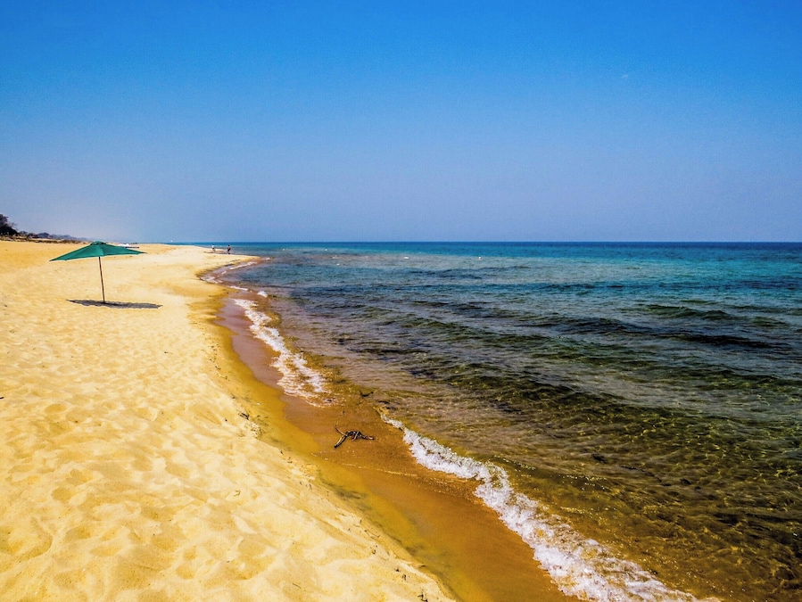 Kande Beach, Malawi. It looks like an ocean, isn´t it? But it is not. This is the huge Lake Malawi, with a total surface area of about 29,600 square kilometres.