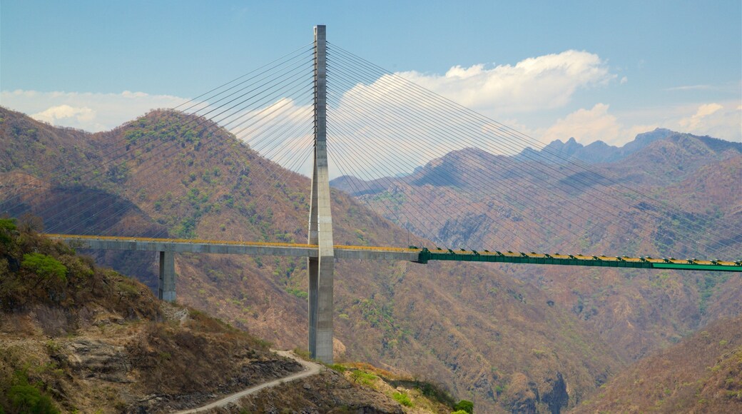 Mazatlán das einen Brücke und ruhige Szenerie
