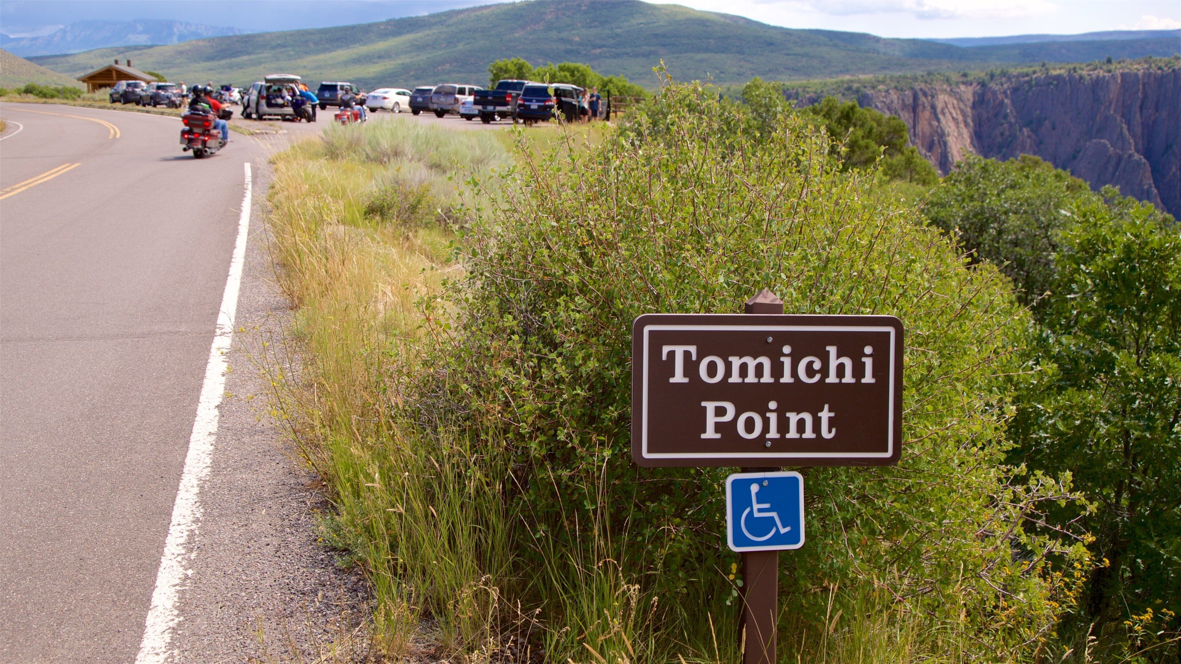 St Maarten and St Martin showing tranquil scenes and signage