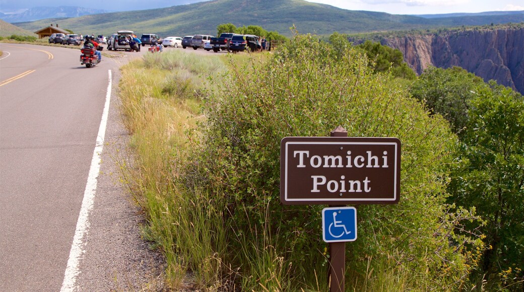 St Maarten and St Martin showing tranquil scenes and signage