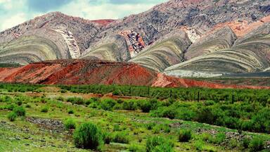 On our way to Abra Pampa, this stunning mountains! #Roadtrip
