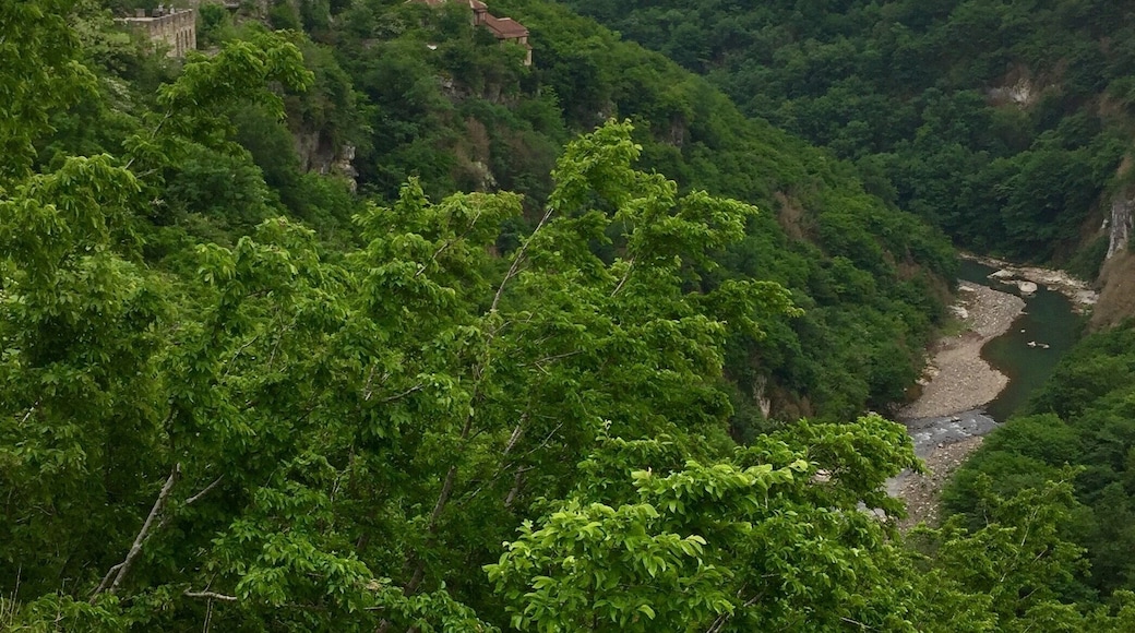 Motsameta Monastery is an important pilgrimage location, dating back to the 8th century. The monastery was mostly rebuilt, but impressively locates high above the Tskaltsitela river that flows around the monastery on three sides.
