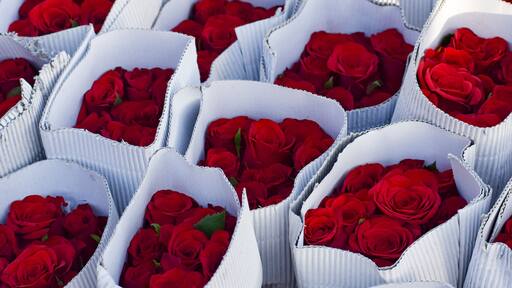 Ghazipur flower market situation in the morning, the flower itself came from China, Vietnam, Thailand and India