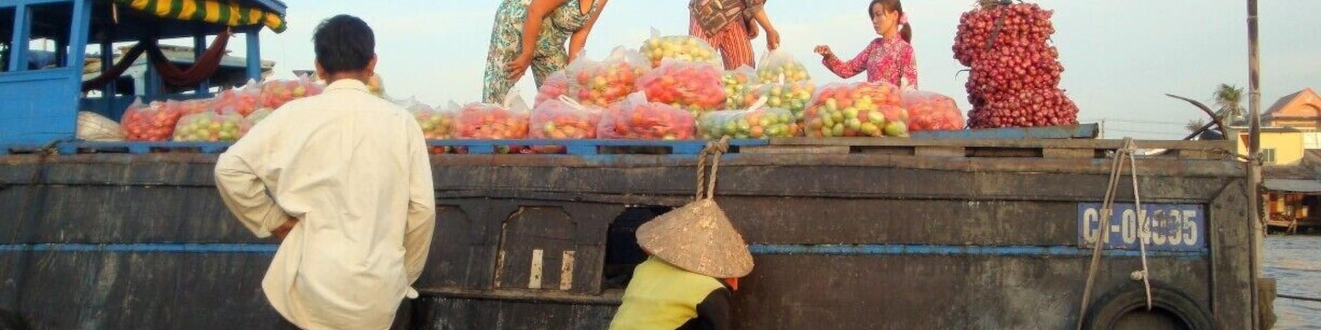 Cai Rang floating market.