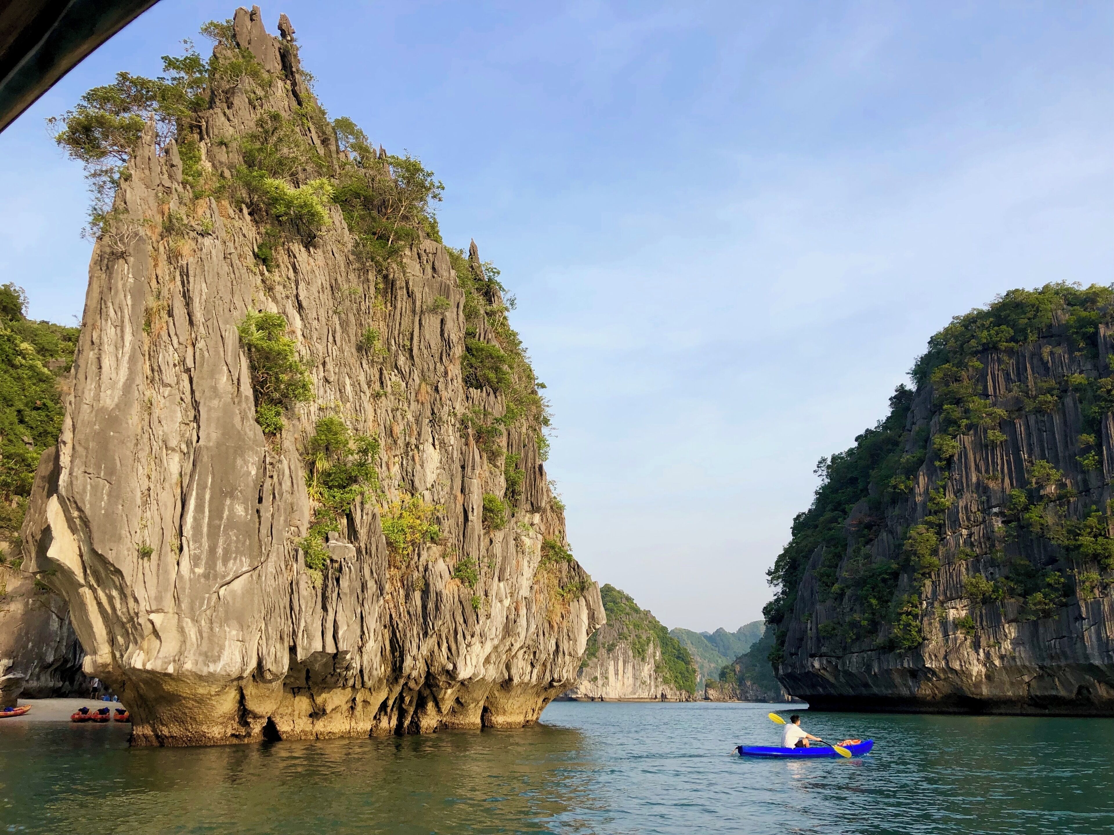 Leaving the. Three Peaches Beach in Cat Ba Island 