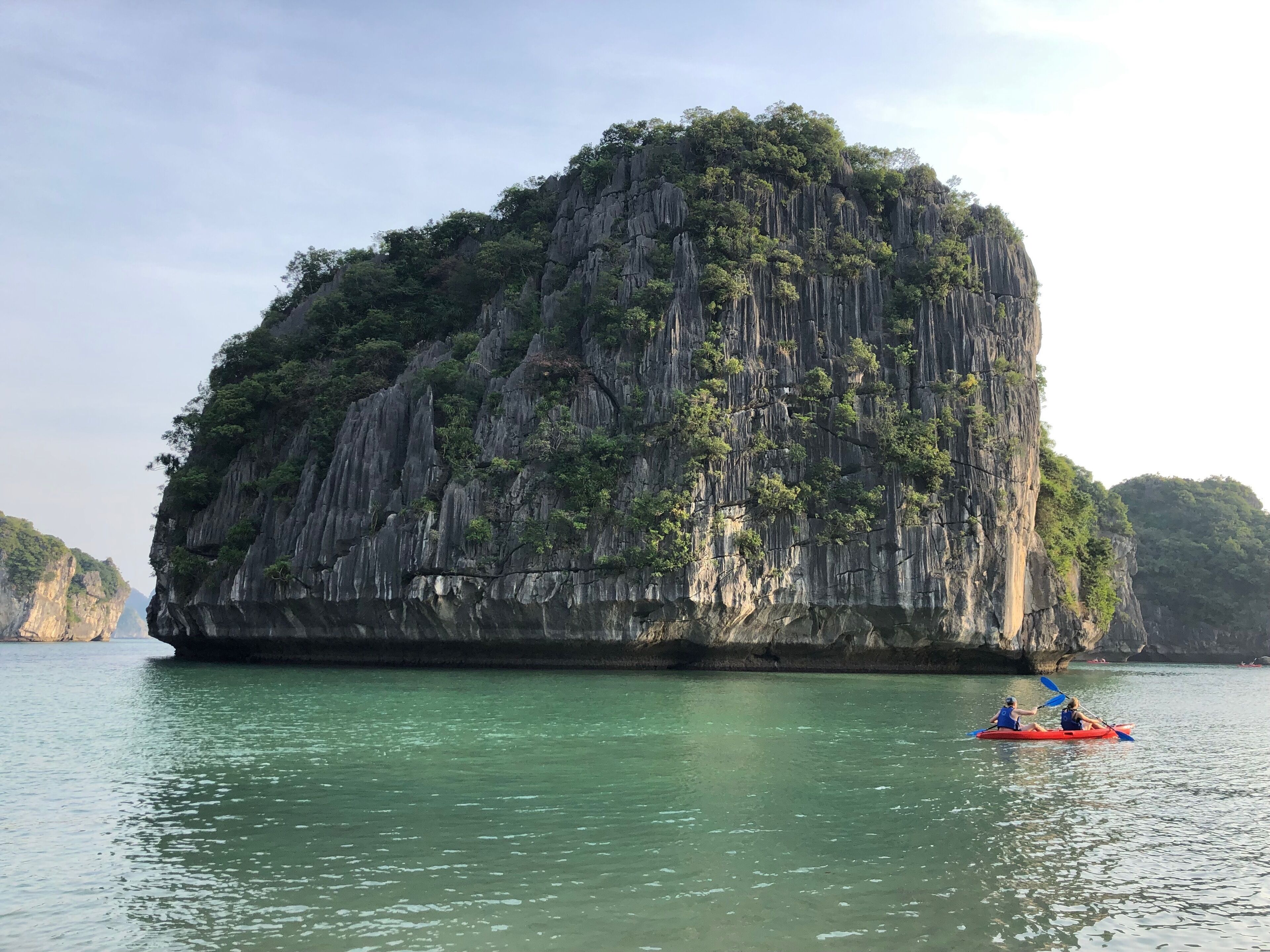 Lots of people kayaking here 