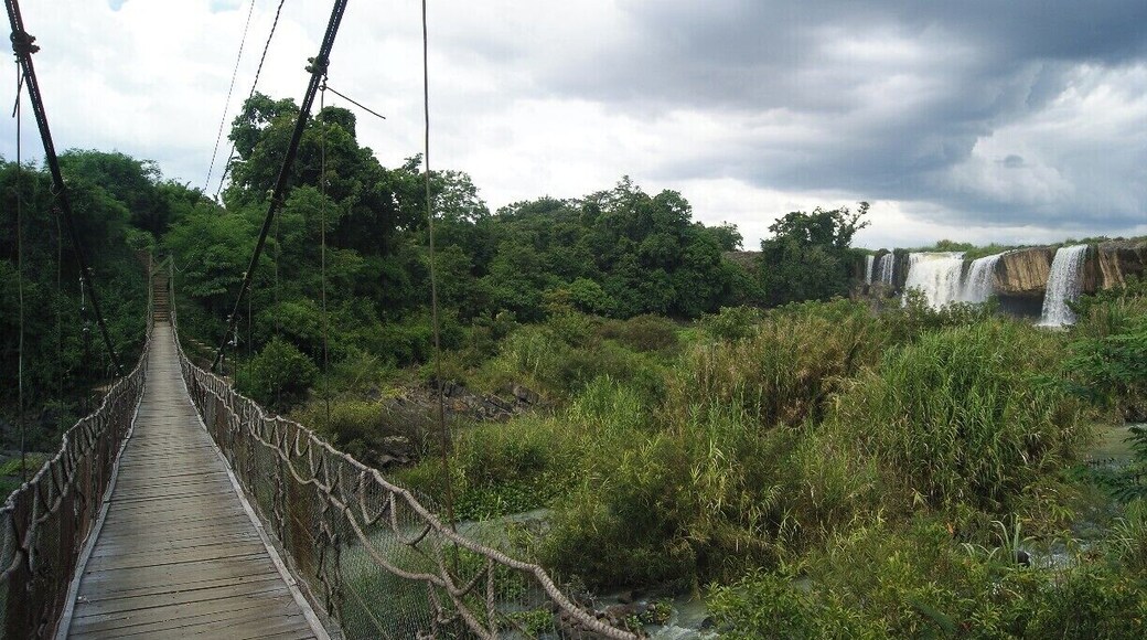 Spend some time to explore the less explored places in central Vietnam.
Dray Sap waterfall is a gorgeous area where you can see the waterfall(of course); get a massage from the waterfall; swim; and walk over this amazing wooden bridge!
#weekendgetaway