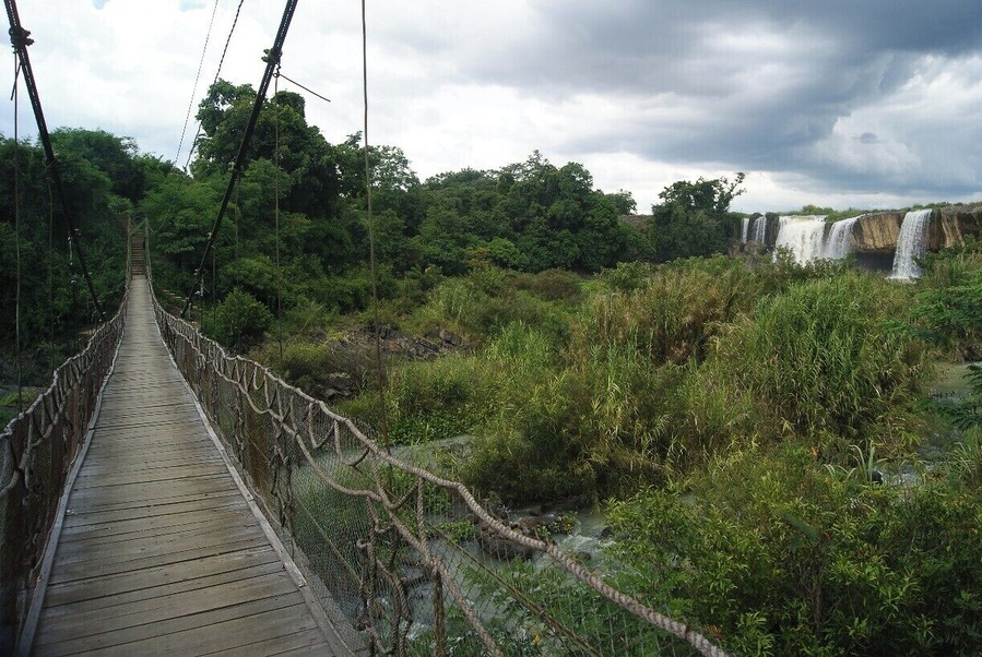 Spend some time to explore the less explored places in central Vietnam.
Dray Sap waterfall is a gorgeous area where you can see the waterfall(of course); get a massage from the waterfall; swim; and walk over this amazing wooden bridge!
#weekendgetaway