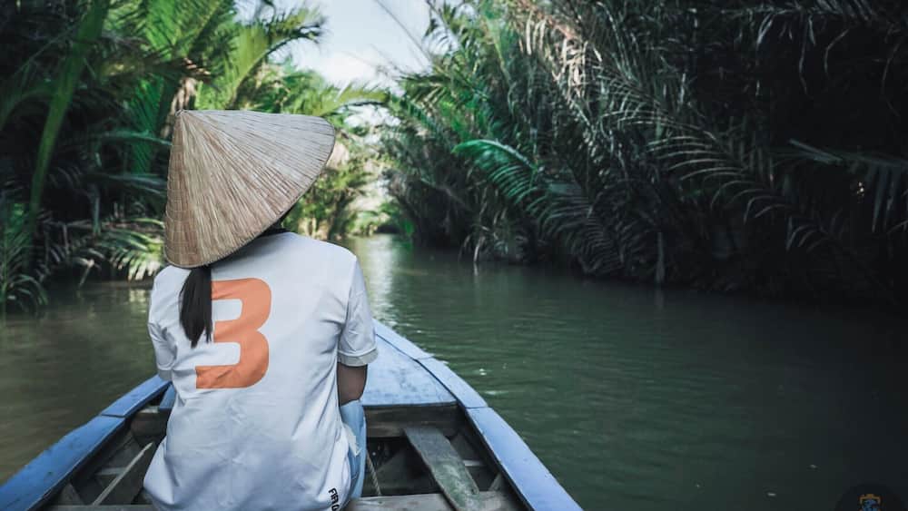 Nam Views | Mekong River: As much solo traveling as I do I often arrive somewhere new knowing very little people or no one at all. This has always been one of my favorite aspects of traveling, the chance to meet someone new from a different culture and hear their story intrigues me. A visit to the Mekong River was one of the top places I wanted to visit while in Vietnam but Iâm not a organized tour type of guy and itâs quite a bit of a ride so I wasnât sure how I was going to do it. During a dinner with my friend @littlemay.05 who was visiting her family in Vietnam for the Tet Holiday I was introduced to her friend @myn.57 whoâs hometown is near the Mekong River. She offered to pick me up from a nearby bus station and take me on a tour of the river. It was so refreshing getting away from the city for a bit and I had a great time, thanks so much Myn!
.
.
.
.
#sonyalpha #sonya7riii #traveler #travellife #travelphotography #travelpics #travelgram #wanderer #wanderlust #instagood #instatravel #yourshotphotographer #lpfanphoto #troveon #explorevietnam #southeastasia #vietnam #visitvietnam #beautifulseasia #igvietnam #vietnamcharm #vscovietnam #asianculture #mekongriver #mekongdelta #river #rowboat #woodenboat #nonla #nature