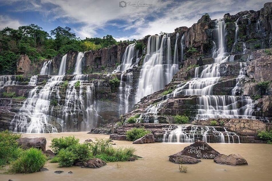 Pongour waterfall near Da Lat in Vietnam
This is a absolutely stunning place to visit