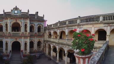 Today's ride took us from Muong Khuong to Bac Ha, where we were able to visit the old Hoang A Tuong palace.