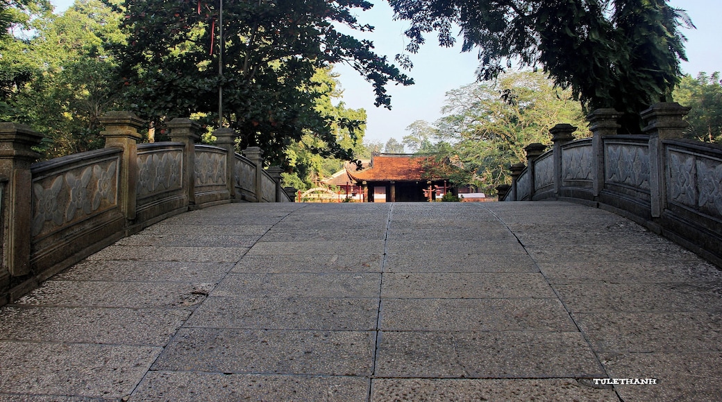 cổng vào khu di tích lam kinh