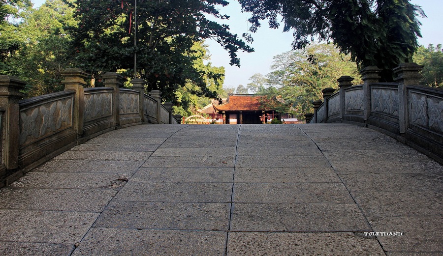 cổng vào khu di tích lam kinh