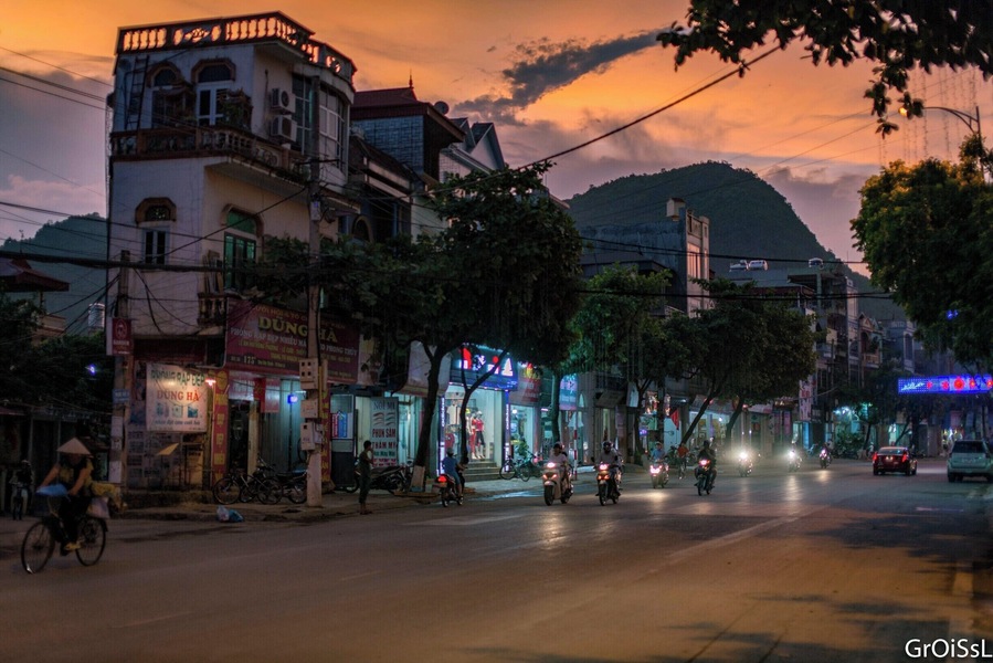 Sunset in the city of Son La.