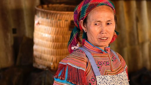 Wonderful people and colours in the mountain markets of the Hmong tribes. 😀😀😀