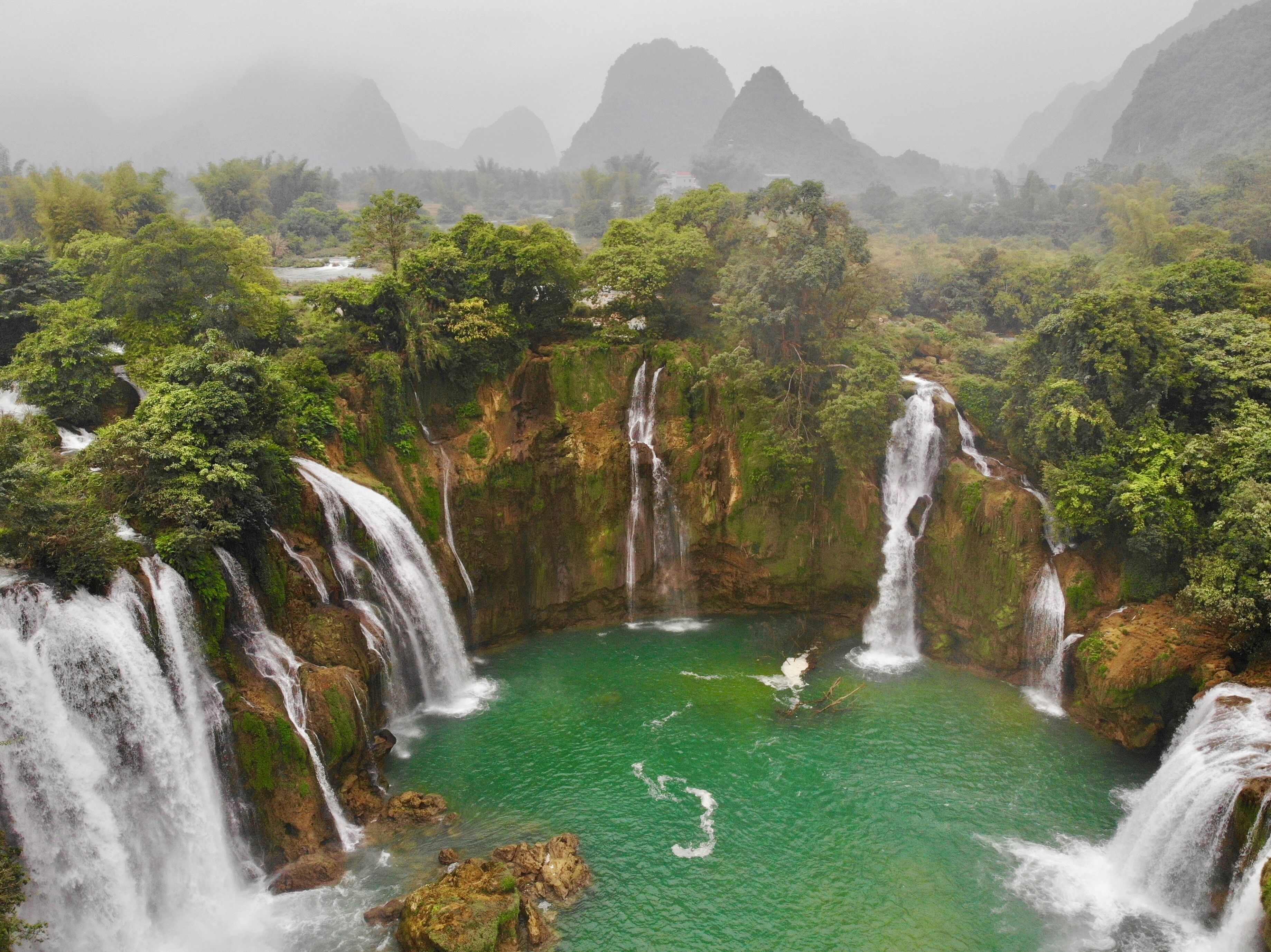 The upper layer of the fall