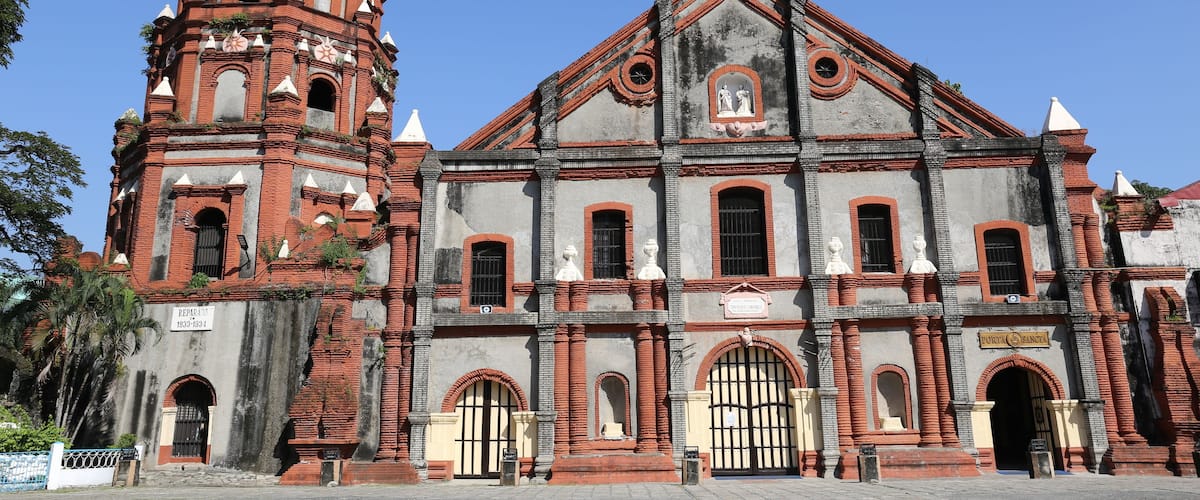 Die Barockkirche Peter und Paul in Calasiao, Provinz Pangasinan, Philippinen