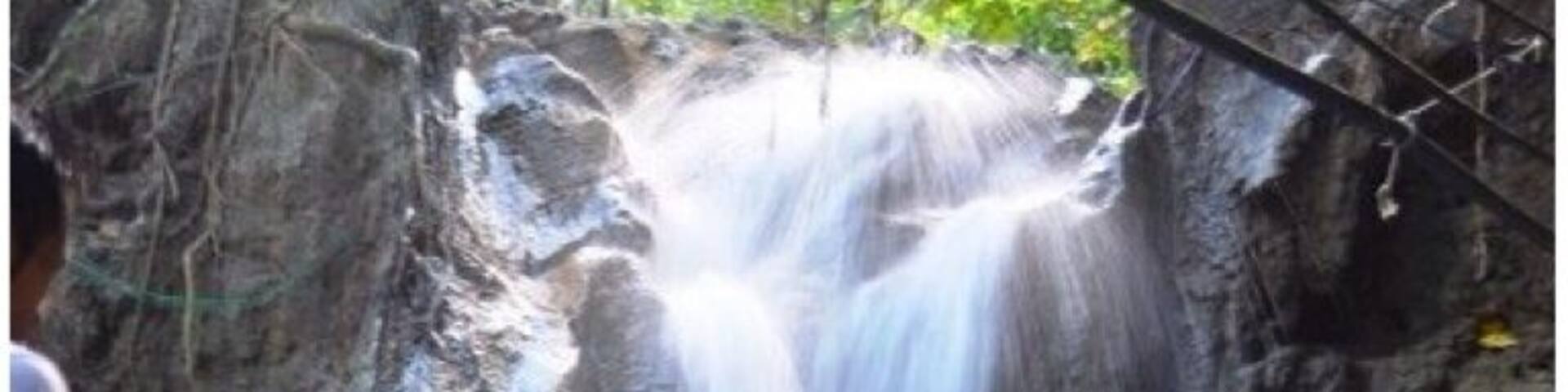 The amazing Hindag-an Falls👍🏊😍