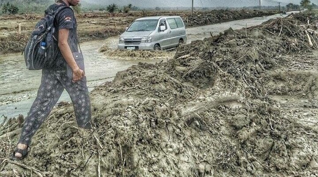 Would you dared to see this place without even helping?
Bangon Nueva Ecija!
Our original plan is visit Dipangan River, enjoy and swim. But this place touches our hearts and tears fall. This was left by typhoon Lando.
#goandhelppeoplefromnuevaecija #brgycalabasa #outreach
42 houses were swipped out by the typhoon cause by flashfloods and landslides.